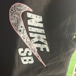 Travis Scott Nike SB Black T-Shirt with paisley Swoosh like new authentic